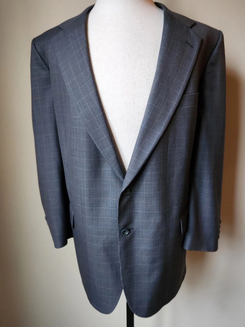 Tom James Custom Sport Coat 44R Gray Prince of Wales Plaid Blazer Horn Buttons